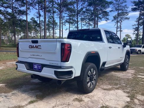 New 2026 GMC Sierra 2500 Denali w/ Denali Reserve Package AWD/4WD image 4