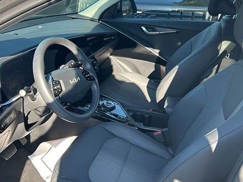Certified 2023 Kia Niro Wind FWD image 11