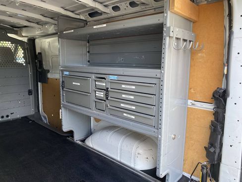 Used 2016 Nissan NV 2500 SV RWD image 17