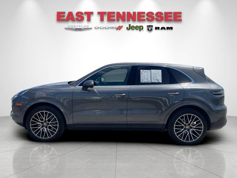Used 2023 Porsche Cayenne AWD/4WD image 6