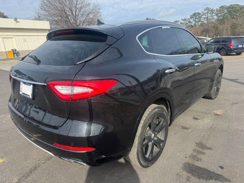 Used 2017 Maserati Levante w/ Luxury Package image 5