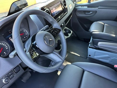New 2026 Mercedes-Benz Sprinter 2500 image 9