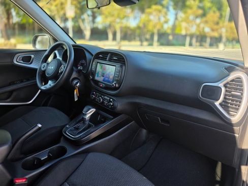 Used 2022 Kia Soul LX w/ Technology Package FWD image 21