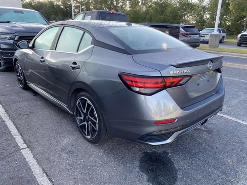Used 2025 Nissan Sentra SR FWD image 5