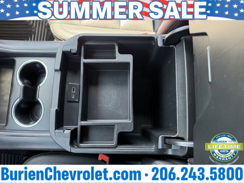 Used 2022 Chevrolet Suburban Z71 AWD/4WD image 19