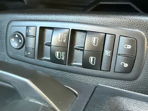 Used 2018 RAM 1500 Express w/ Express Value Package AWD/4WD image 11