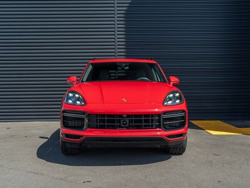 Used 2023 Porsche Cayenne Turbo image 6