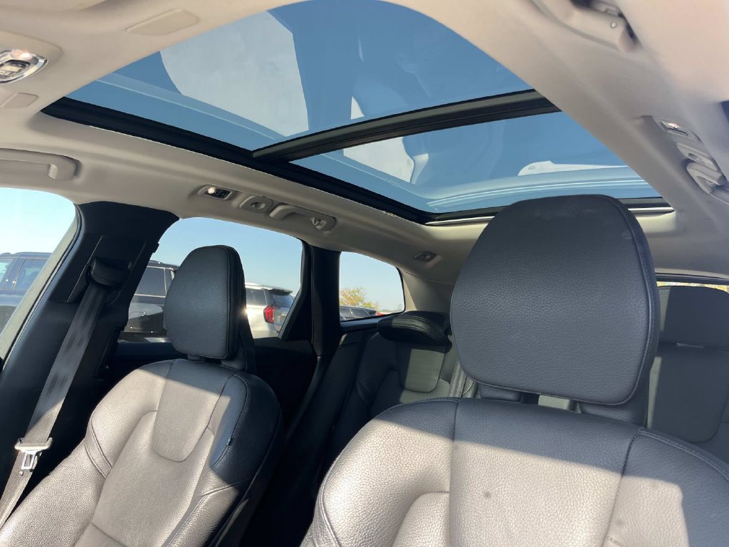 Used 2020 Volvo XC60 T5 Momentum FWD image 33