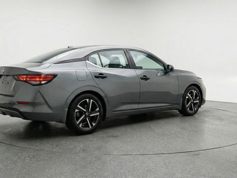 Used 2025 Nissan Sentra SV image 9