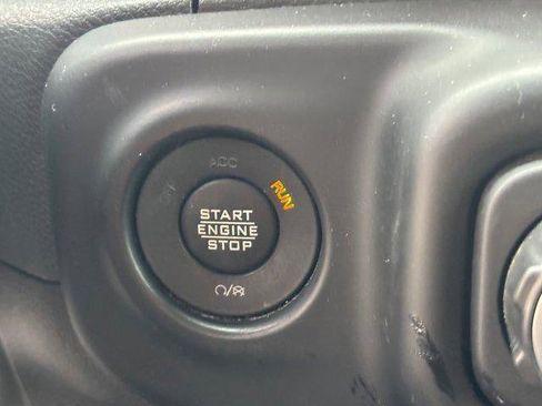 Used 2023 Jeep Gladiator Rubicon w/ Cold Weather Group image 27