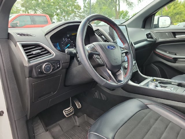 Certified 2024 Ford Edge ST-Line AWD/4WD image 10