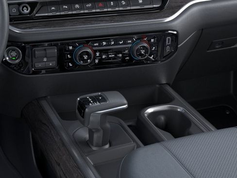 Used 2025 Chevrolet Silverado 1500 LTZ AWD/4WD image 24