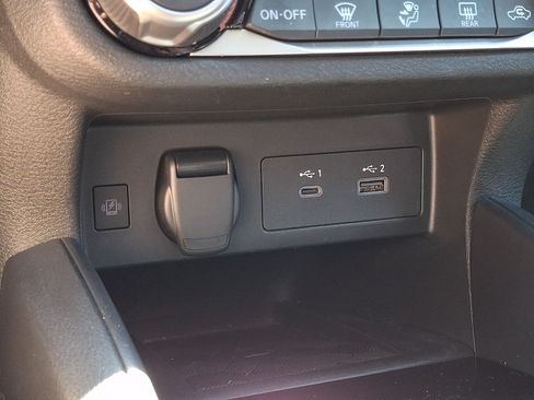 Certified 2025 Nissan Versa SR w/ Trunk Package FWD image 25
