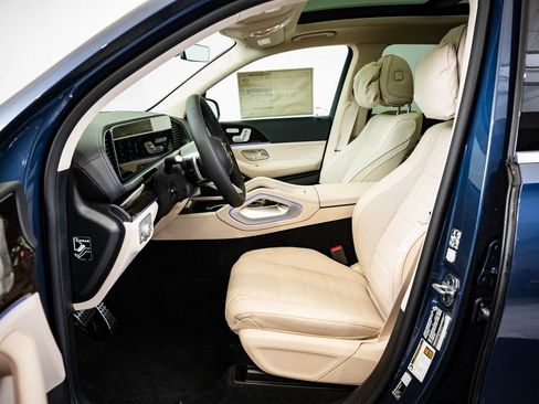 New 2026 Mercedes-Benz GLS 450 4MATIC image 19