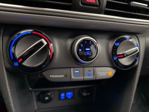 Used 2020 Hyundai Kona SE image 26