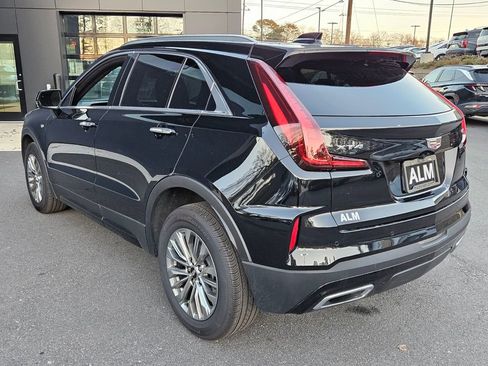 Used 2025 Cadillac XT4 Premium Luxury image 5