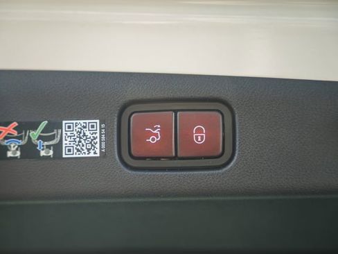 Certified 2025 Mercedes-Benz E 350 4MATIC Sedan image 11