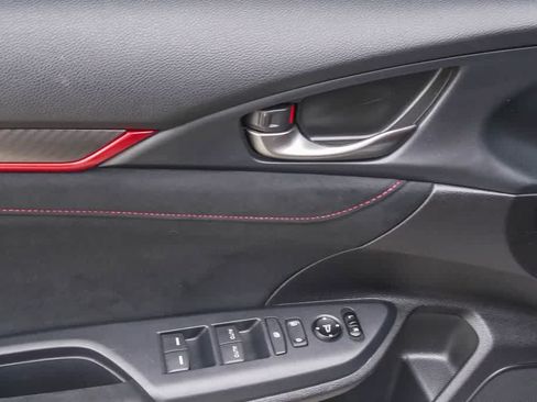 Used 2018 Honda Civic Type R image 18