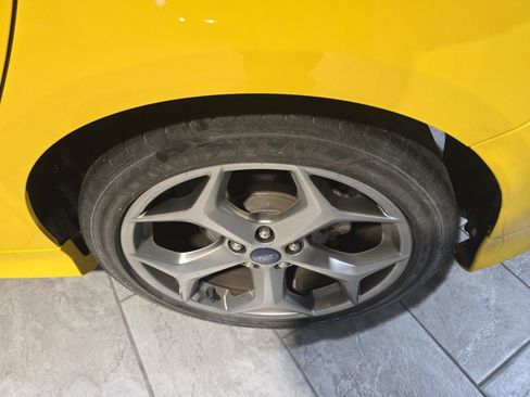 Used 2017 Ford Focus ST image 10