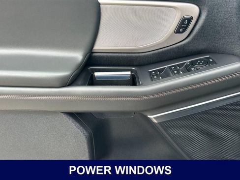 Used 2025 Ford Expedition Active AWD/4WD image 11
