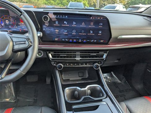 Used 2024 Chevrolet Traverse RS w/ LPO, Floor Liner Package image 22