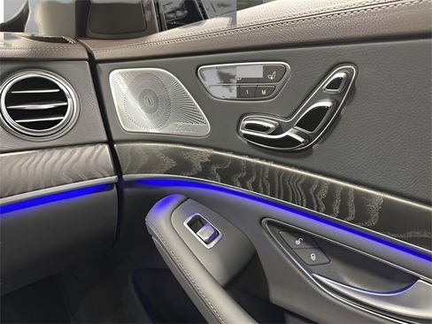 Used 2019 Mercedes-Benz S 560 4MATIC Sedan image 32