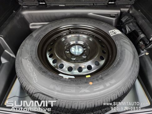 New 2025 Jeep Grand Cherokee Limited w/ Black Appearance Package image 30