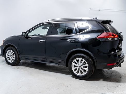 Used 2019 Nissan Rogue SV AWD/4WD image 2