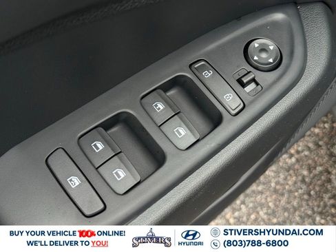 New 2026 Hyundai Venue SE image 21