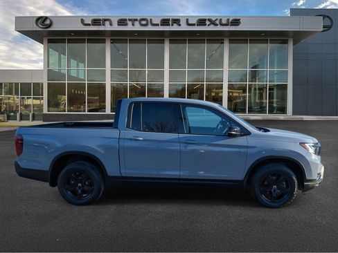 Used 2022 Honda Ridgeline Black Edition image 2
