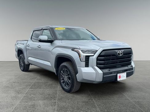 Used 2024 Toyota Tundra SR5 w/ SR5 Convenience Package AWD/4WD image 8