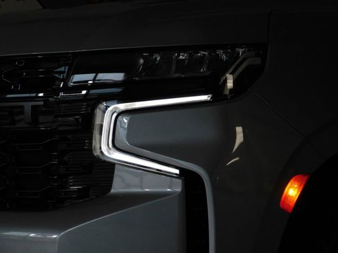 Used 2024 Chevrolet Tahoe Premier w/ Premium Package image 13