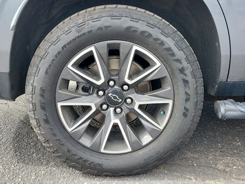 Used 2021 Chevrolet Tahoe Z71 w/ Rear Media and Nav Package image 21