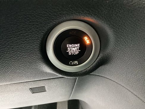 Used 2018 Chrysler Pacifica Touring-L Plus w/ S Appearance Package FWD image 27