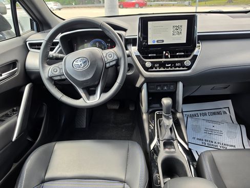 Used 2025 Toyota Corolla Cross AWD Hybrid w/ Convenience Package image 13