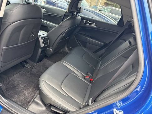 Certified 2025 Kia Sportage EX FWD image 6