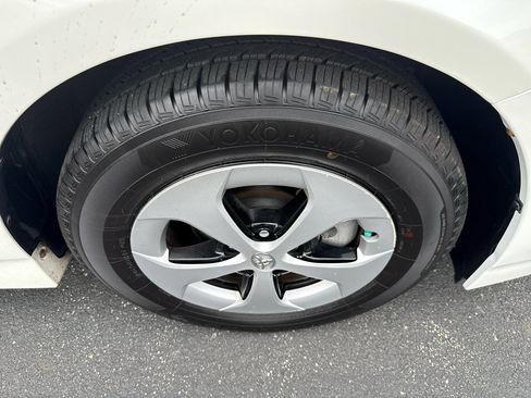 Used 2015 Toyota Prius Persona Series image 25