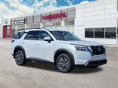 New 2025 Nissan Pathfinder SV