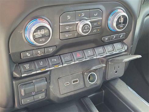 Used 2023 GMC Sierra 3500 Denali w/ Denali Ultimate Package image 29