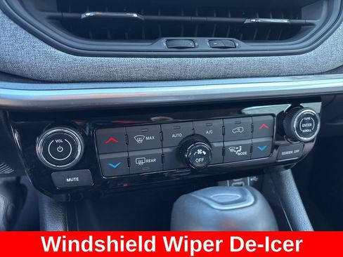 Used 2022 Jeep Compass Latitude w/ Convenience Group AWD/4WD image 33