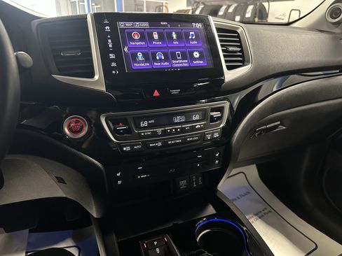 Used 2018 Honda Pilot Elite image 15