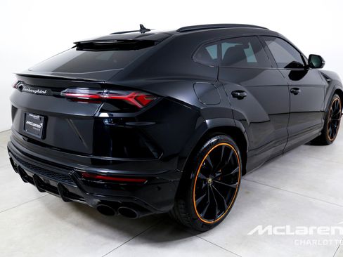 Used 2021 Lamborghini Urus image 8