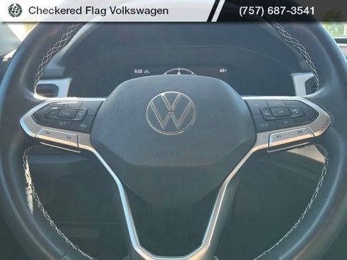 Used 2022 Volkswagen Atlas SE AWD/4WD image 32
