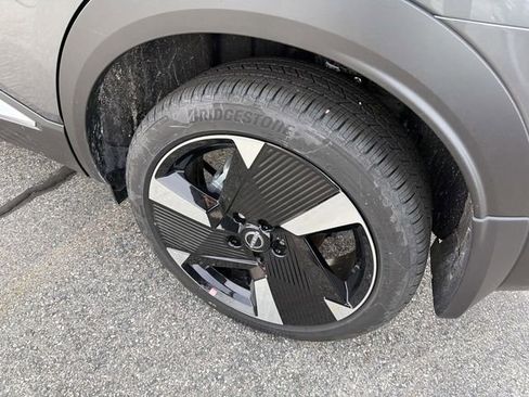 New 2026 Nissan Kicks SR w/ Cold Weather Package AWD/4WD image 8