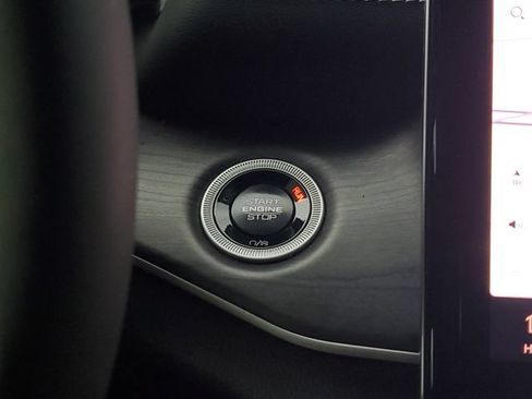Certified 2025 Jeep Grand Cherokee Limited w/ Luxury Tech Group II RWD image 35