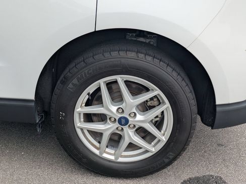 Certified 2022 Ford Edge SEL w/ Convenience Package AWD/4WD image 8