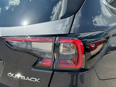 Used 2025 Subaru Outback Premium AWD/4WD image 34