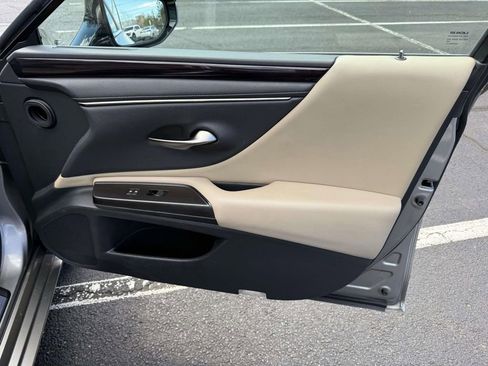 Used 2019 Lexus ES 350 w/ Premium Package FWD image 15