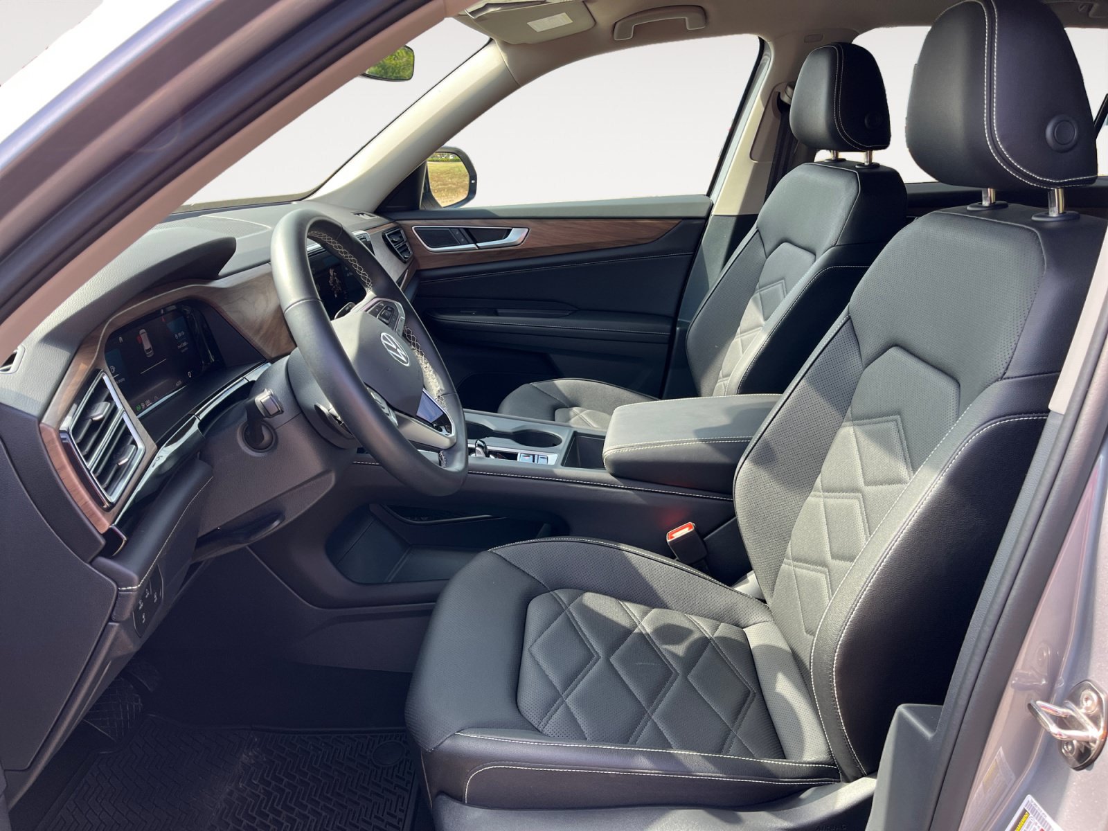 Certified 2025 Volkswagen Atlas SE AWD/4WD image 11