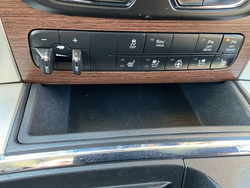 Used 2016 RAM 1500 Laramie w/ Convenience Group image 40